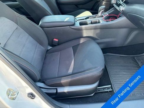 Used 2025 Nissan Sentra SR FWD image 8
