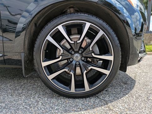 Certified 2022 Volvo XC60 B6 Inscription w/ Advanced Package image 11