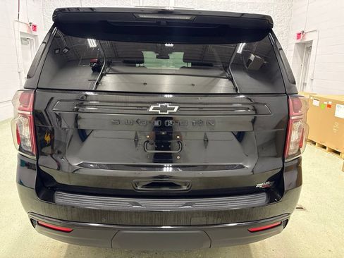 Used 2024 Chevrolet Suburban Z71 w/ Luxury Package AWD/4WD image 5