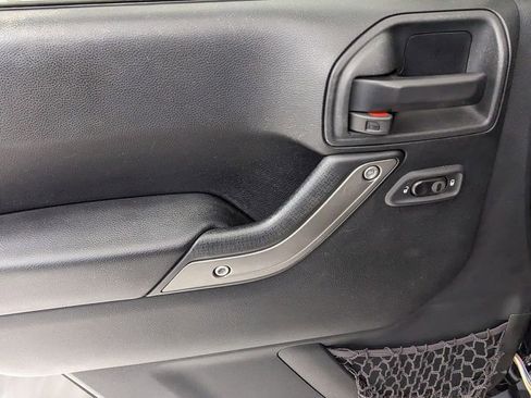 Used 2017 Jeep Wrangler Unlimited Sport image 27