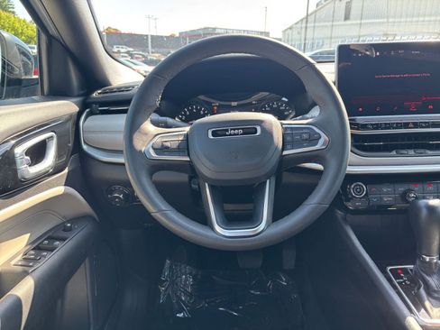 Used 2025 Jeep Compass Limited AWD/4WD image 35