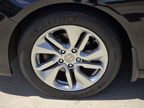 Used 2018 Honda Accord LX image 7