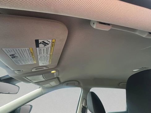 Used 2020 Nissan Rogue S FWD image 21