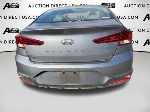 Used 2019 Hyundai Elantra SE FWD image 25
