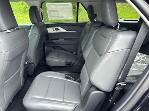 New 2026 Ford Explorer Active w/ Active Comfort Package AWD/4WD image 15