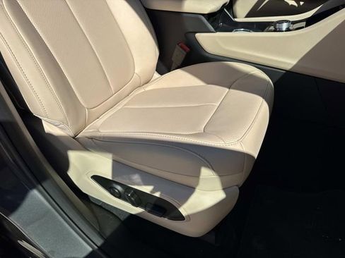New 2025 Jeep Grand Cherokee L Limited w/ Luxury Tech Group II RWD image 15