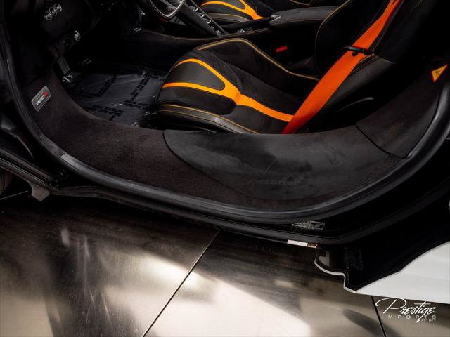 Used 2020 McLaren 720S Performance RWD image 38
