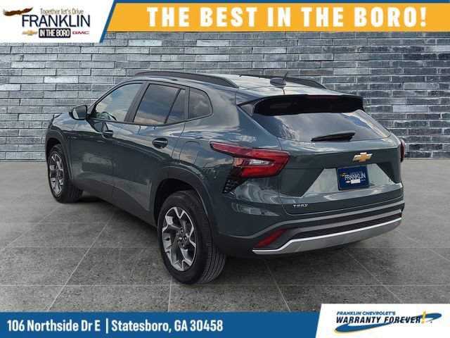 Used 2026 Chevrolet Trax LT FWD image 3
