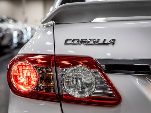 Used 2013 Toyota Corolla S FWD image 25