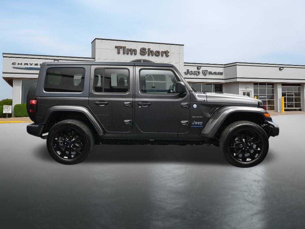 Used 2024 Jeep Wrangler Unlimited Sahara w/ Technology Group AWD/4WD image 6