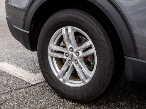 Certified 2021 Ford Explorer XLT image 7