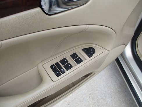 Used 2008 Buick Lucerne CXL FWD image 24