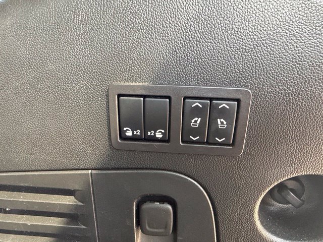 Used 2017 GMC Yukon Denali w/ Open Road Package AWD/4WD image 13