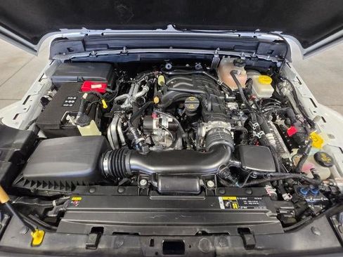 Used 2020 Jeep Wrangler Unlimited Sahara AWD/4WD image 9
