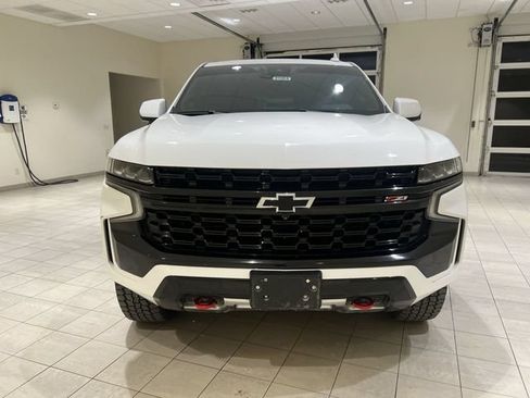 Certified 2024 Chevrolet Suburban Z71 w/ Luxury Package AWD/4WD image 8