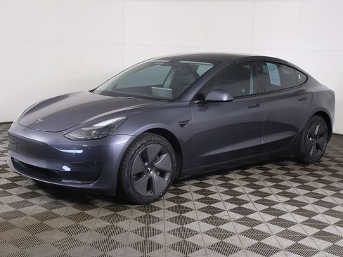 Used 2023 Tesla Model 3 Standard Range RWD image 12