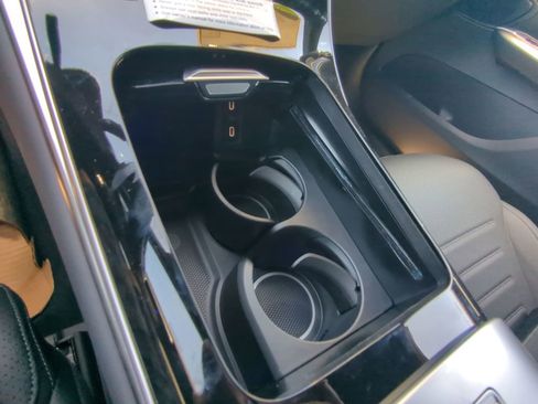 New 2025 Mercedes-Benz GLC 350e 4MATIC image 9