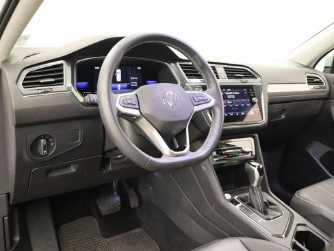 Certified 2023 Volkswagen Tiguan SE w/ Panoramic Sunroof Package FWD image 14