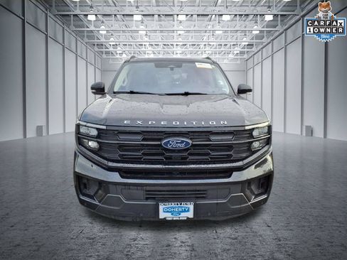Certified 2025 Ford Expedition Active AWD/4WD image 4