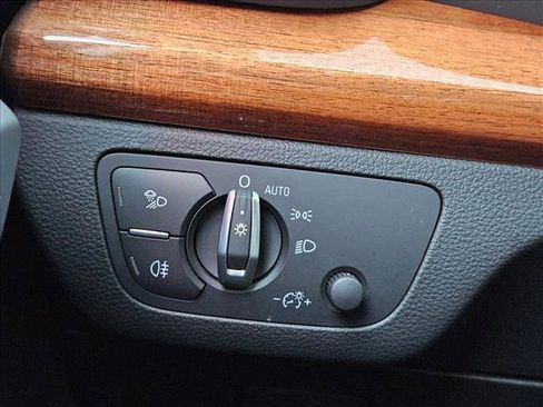 Used 2022 Audi Q5 2.0T Premium w/ Convenience Package image 9