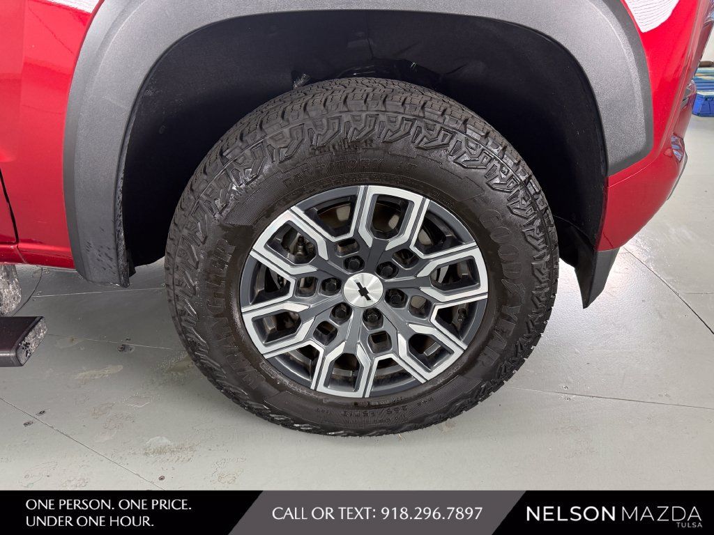 Used 2024 Chevrolet Colorado Z71 w/ Z71 Convenience Package 2 AWD/4WD image 14