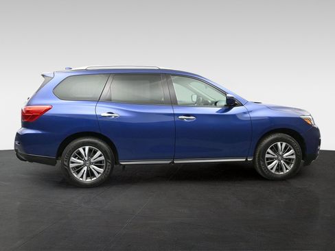 Used 2020 Nissan Pathfinder SV AWD/4WD image 5