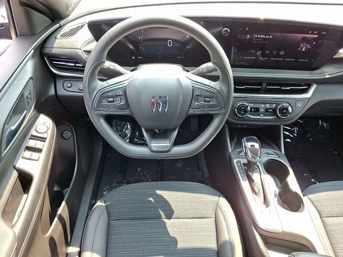 Used 2024 Buick Envista Preferred w/ Convenience II Package FWD image 11