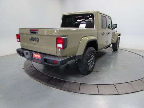 New 2026 Jeep Gladiator Sport AWD/4WD image 7