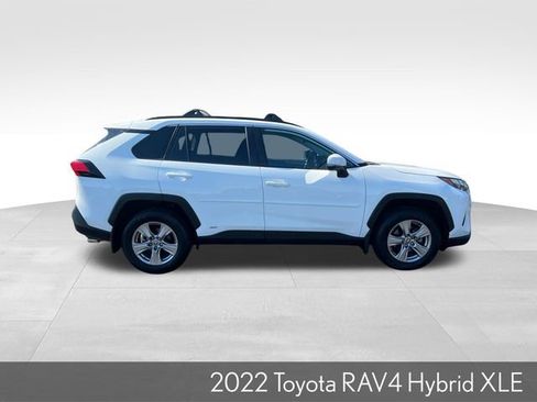 Used 2022 Toyota RAV4 XLE w/ Convenience Package AWD/4WD image 5