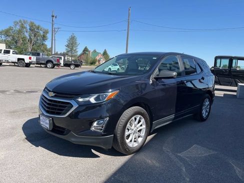 Used 2020 Chevrolet Equinox LS w/ LS Convenience Package FWD image 3