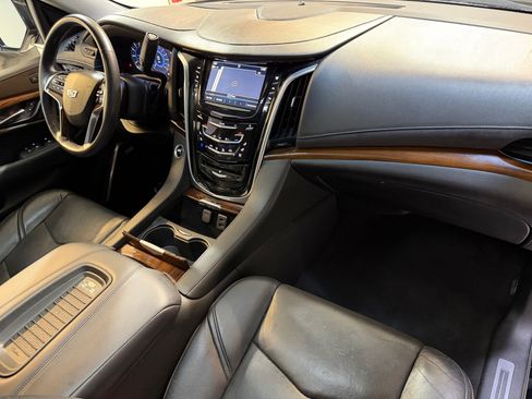 Used 2020 Cadillac Escalade ESV Premium Luxury AWD/4WD image 51