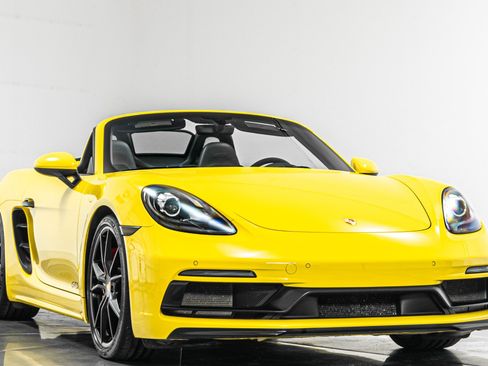 Used 2018 Porsche 718 Boxster GTS RWD image 3