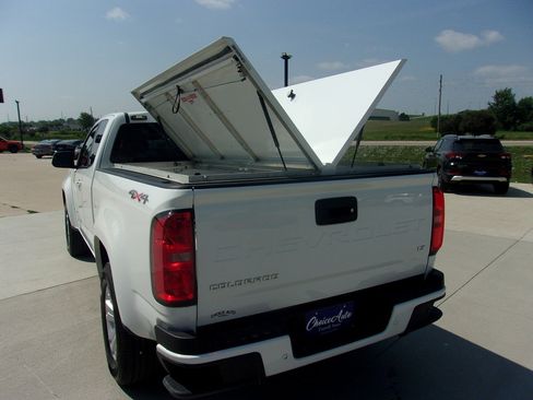 Used 2022 Chevrolet Colorado LT w/ Fleet Safety Package AWD/4WD image 8