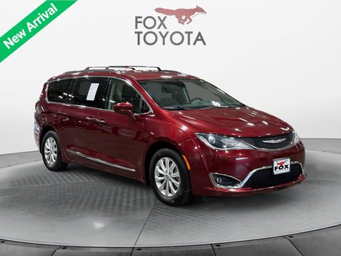 Used 2018 Chrysler Pacifica Touring-L FWD image 8