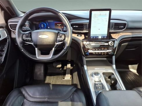 Used 2022 Ford Explorer Platinum w/ Equipment Group 601A AWD/4WD image 19