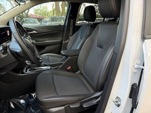 Used 2025 Buick Encore GX Preferred image 30