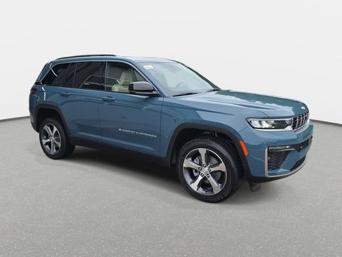 New 2026 Jeep Grand Cherokee Limited AWD/4WD image 3
