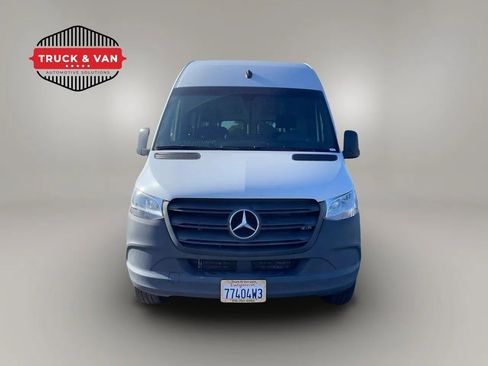 Used 2023 Mercedes-Benz Sprinter 2500 image 2