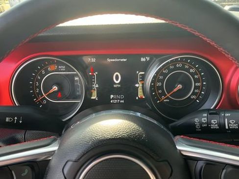 Used 2023 Jeep Wrangler Unlimited Rubicon w/ LED Lighting Group AWD/4WD image 6