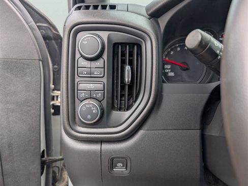 Used 2022 Chevrolet Silverado 1500 Custom image 24