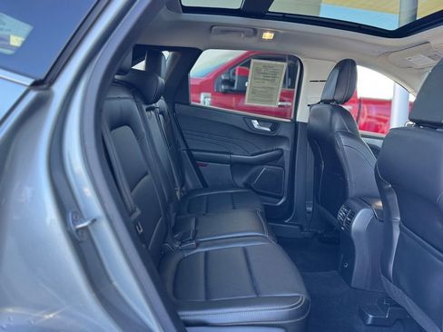 Used 2022 Ford Escape Titanium w/ Class II Trailer Tow Package image 33