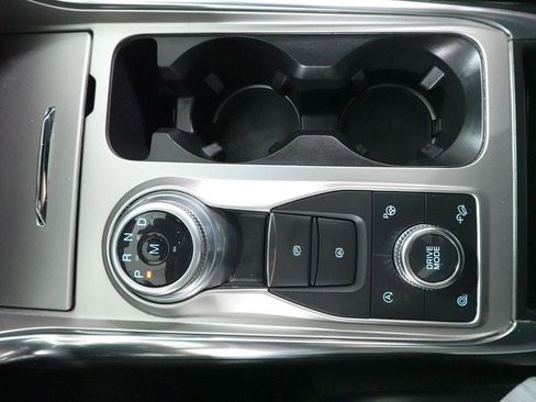 Used 2020 Ford Explorer Platinum w/ Premium Technology Package image 17