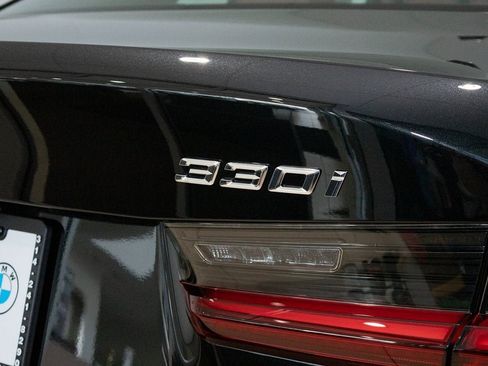 Used 2025 BMW 330i xDrive Sedan w/ Premium Package image 10