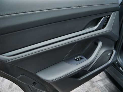 Used 2020 Porsche Taycan Turbo image 14