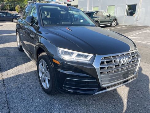 Used 2019 Audi Q5 2.0T Premium Plus w/ Premium Plus Package AWD/4WD image 2