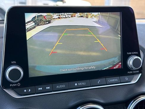Used 2025 Nissan Sentra SR FWD image 17