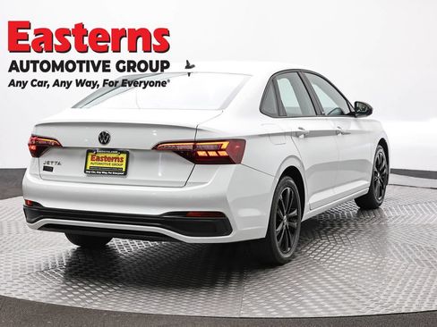 Used 2024 Volkswagen Jetta Sport FWD image 5