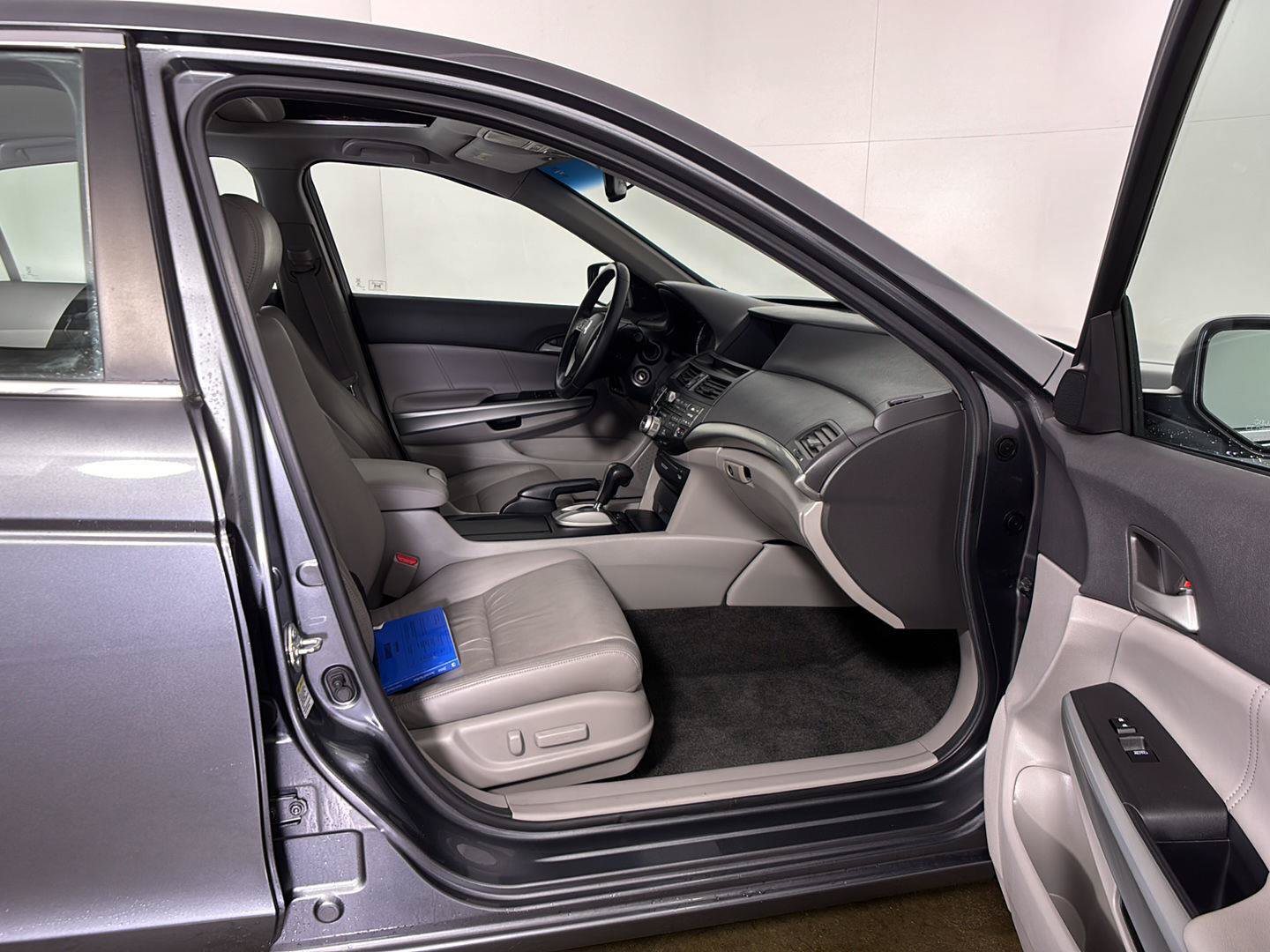 Used 2010 Honda Accord EX-L image 20