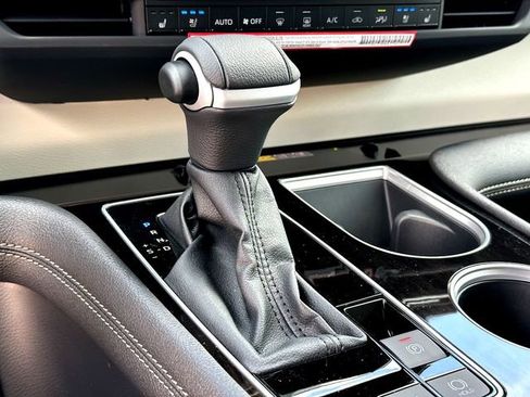 New 2026 Toyota Sienna Limited FWD image 14