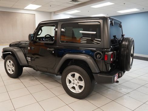 Used 2018 Jeep Wrangler Sport image 7